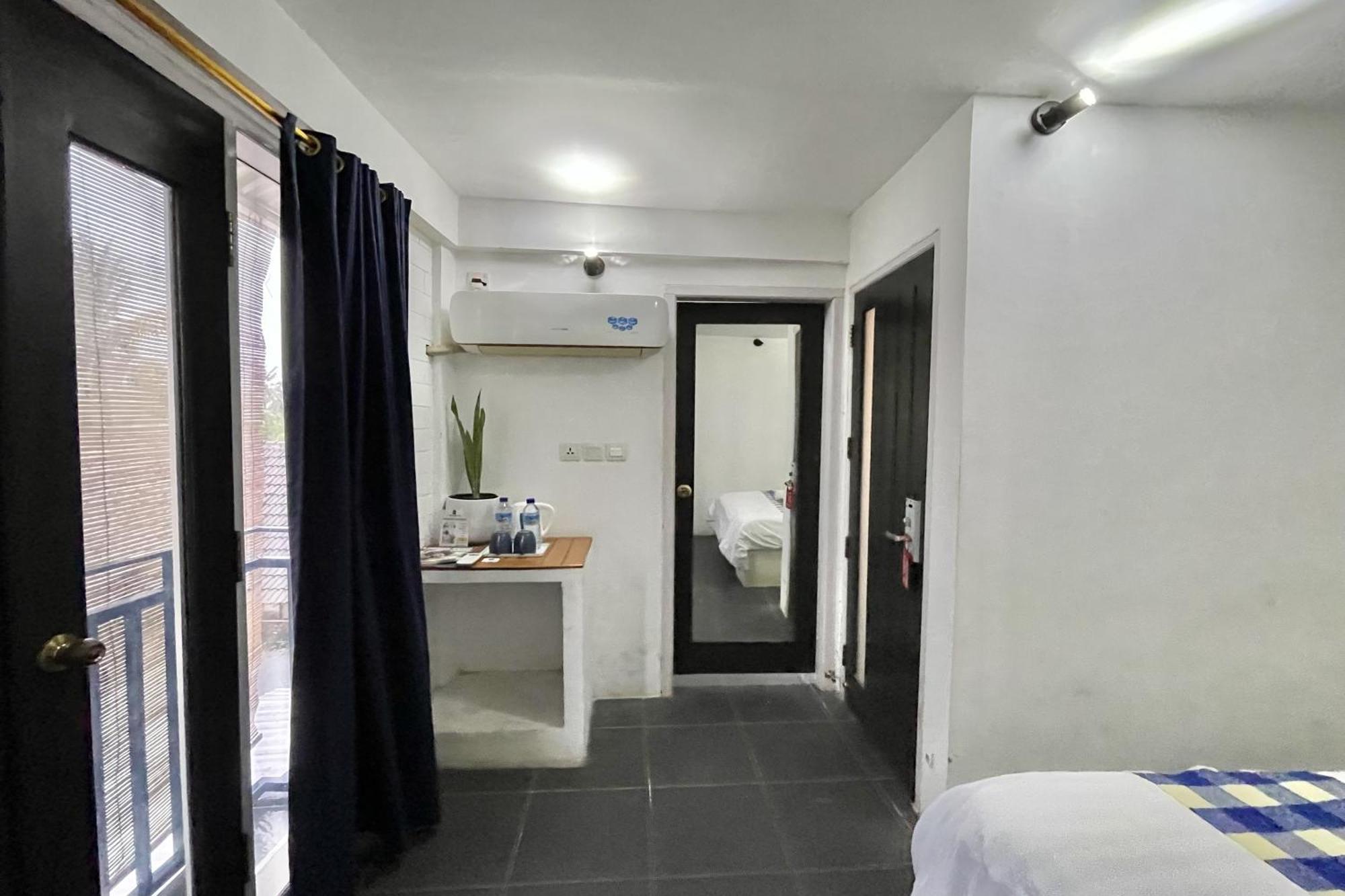 Taman Unique Hotel Сенгиги Екстериор снимка