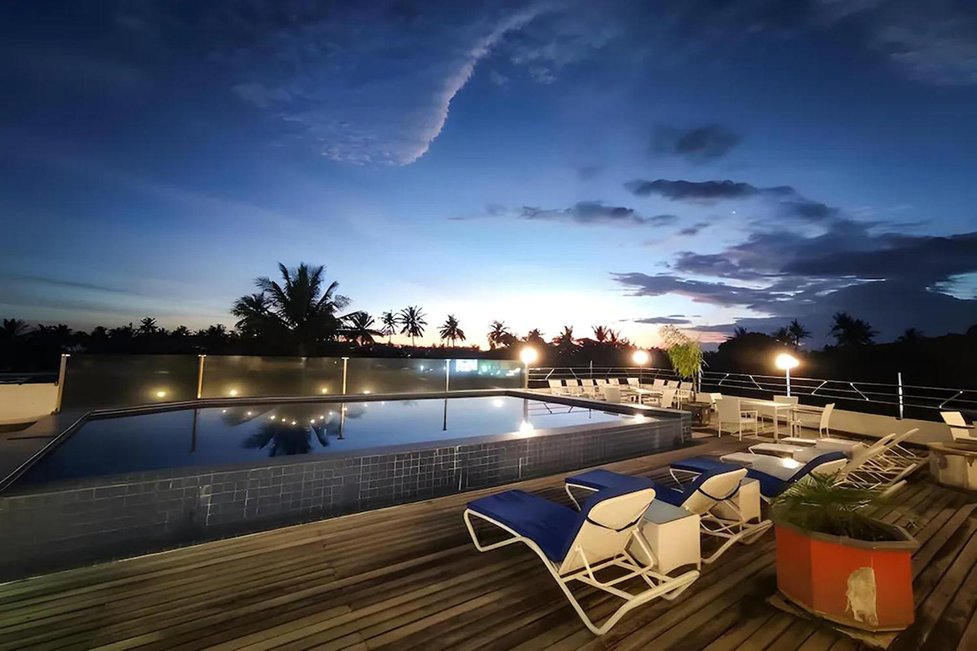 Taman Unique Hotel Сенгиги Екстериор снимка